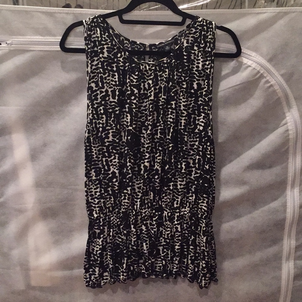 Black and white business casual top